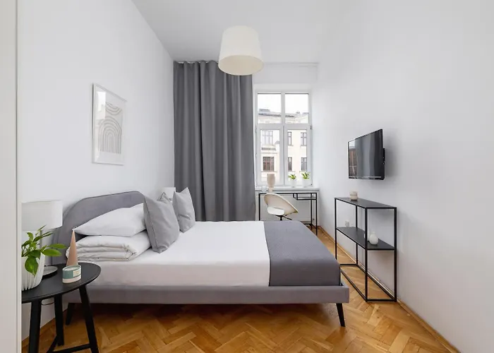 2-Bedroom With Balcony - Dluga 65